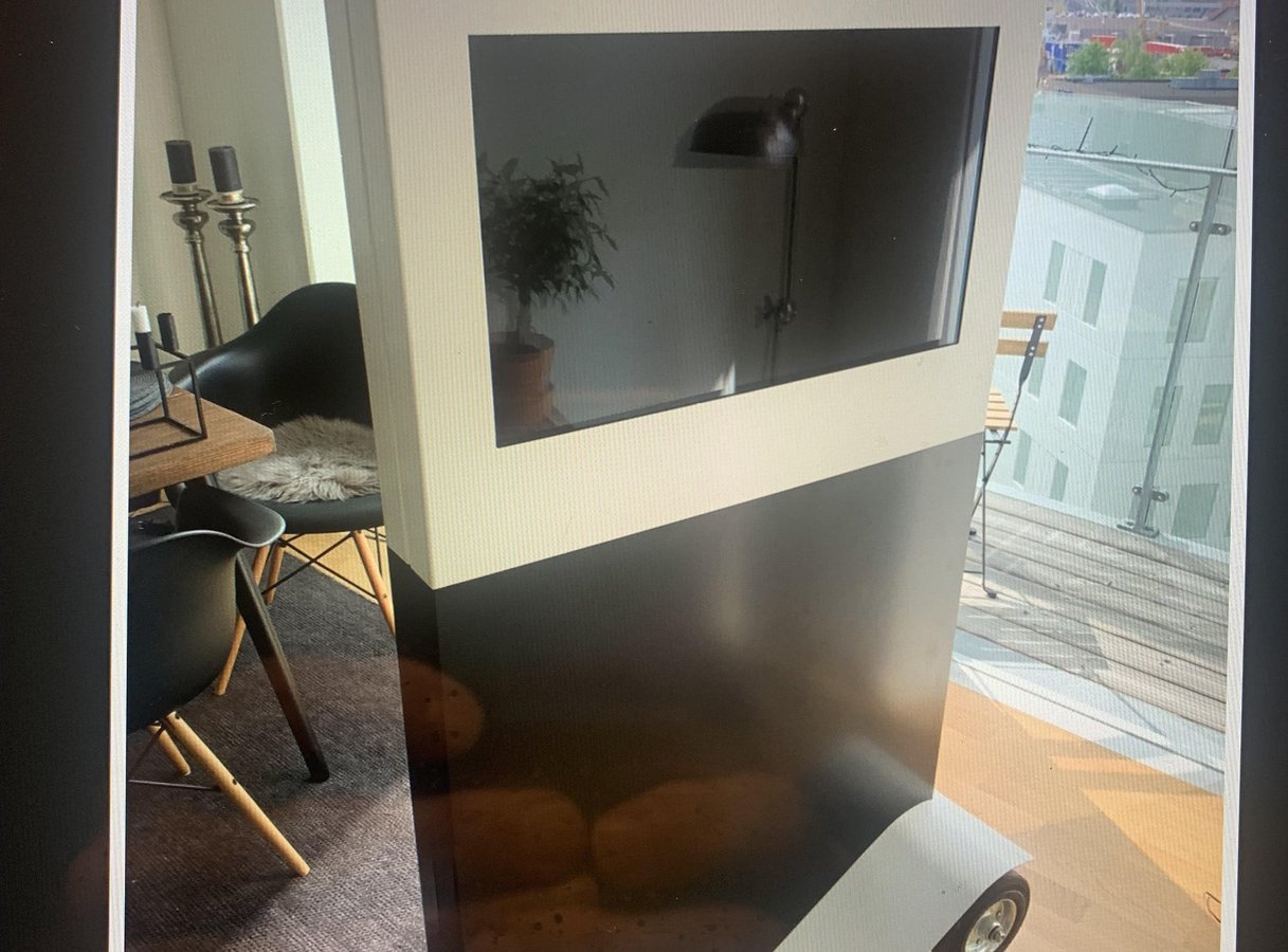 Klar til produktion. Nyt innovativt udendørs trådløst reklameskilt.